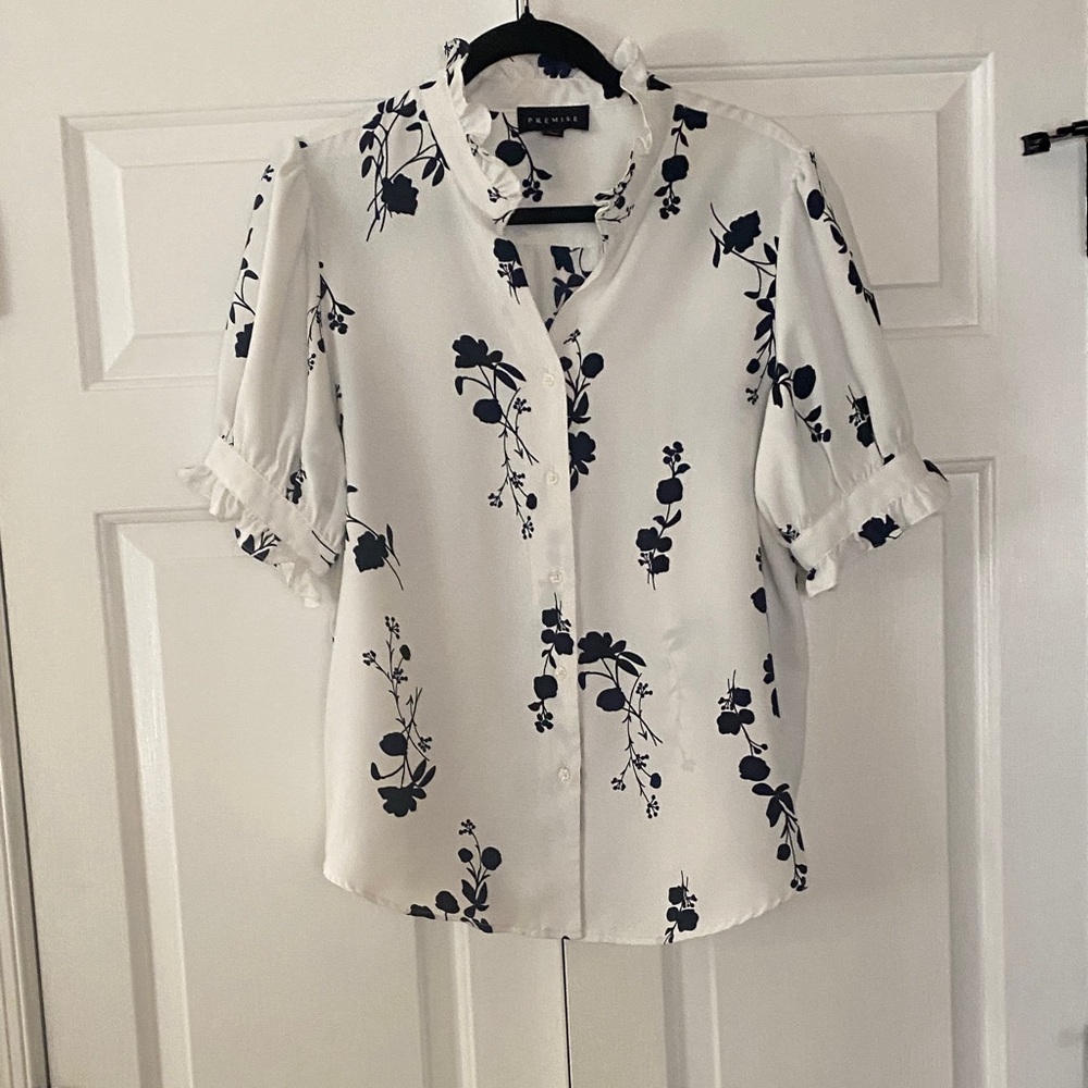 Premise White and Navy Floral Blouse